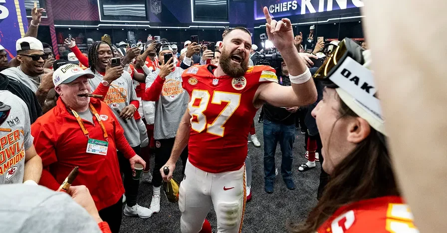 Travis Kelce wasn't going to hold out, 'grateful' to Chiefs for deal